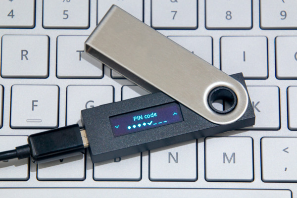 Hardware crypto wallet